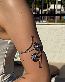 Çiçekli Kol Aksesuarı