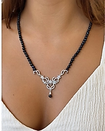 Gümüş Detaylı  Siyah İnci Kolye